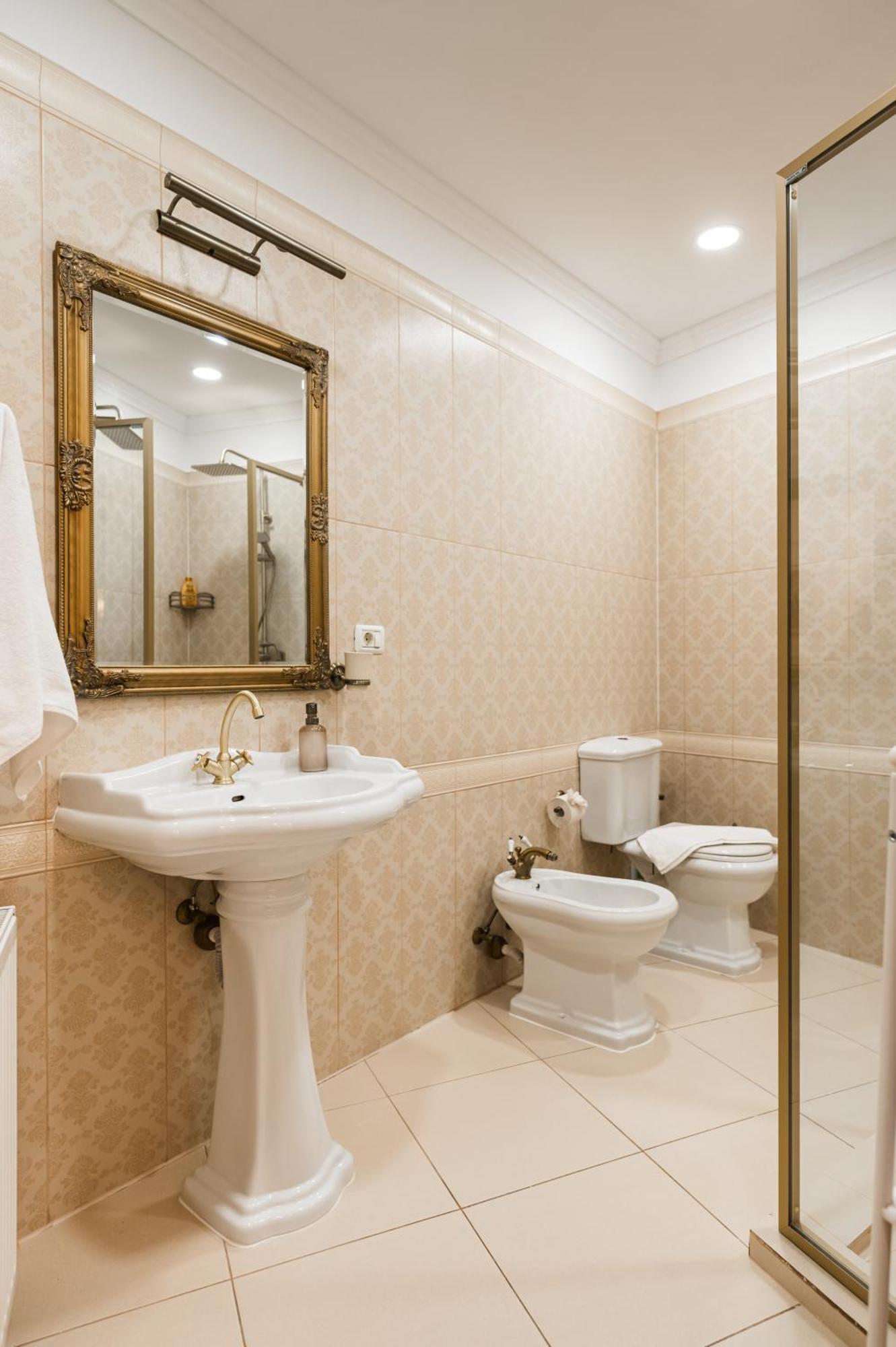 Apollonia Estate Old Town Big And Luxurious Appartement Braşov Buitenkant foto