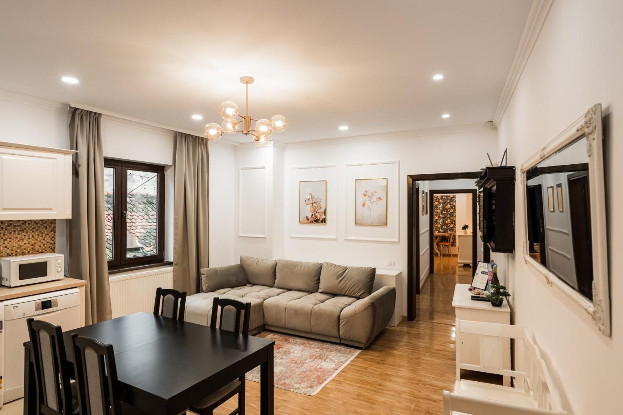 Apollonia Estate Old Town Big And Luxurious Appartement Braşov Buitenkant foto
