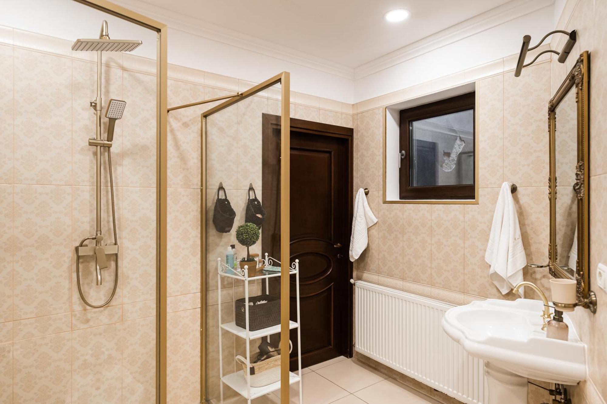 Apollonia Estate Old Town Big And Luxurious Appartement Braşov Buitenkant foto