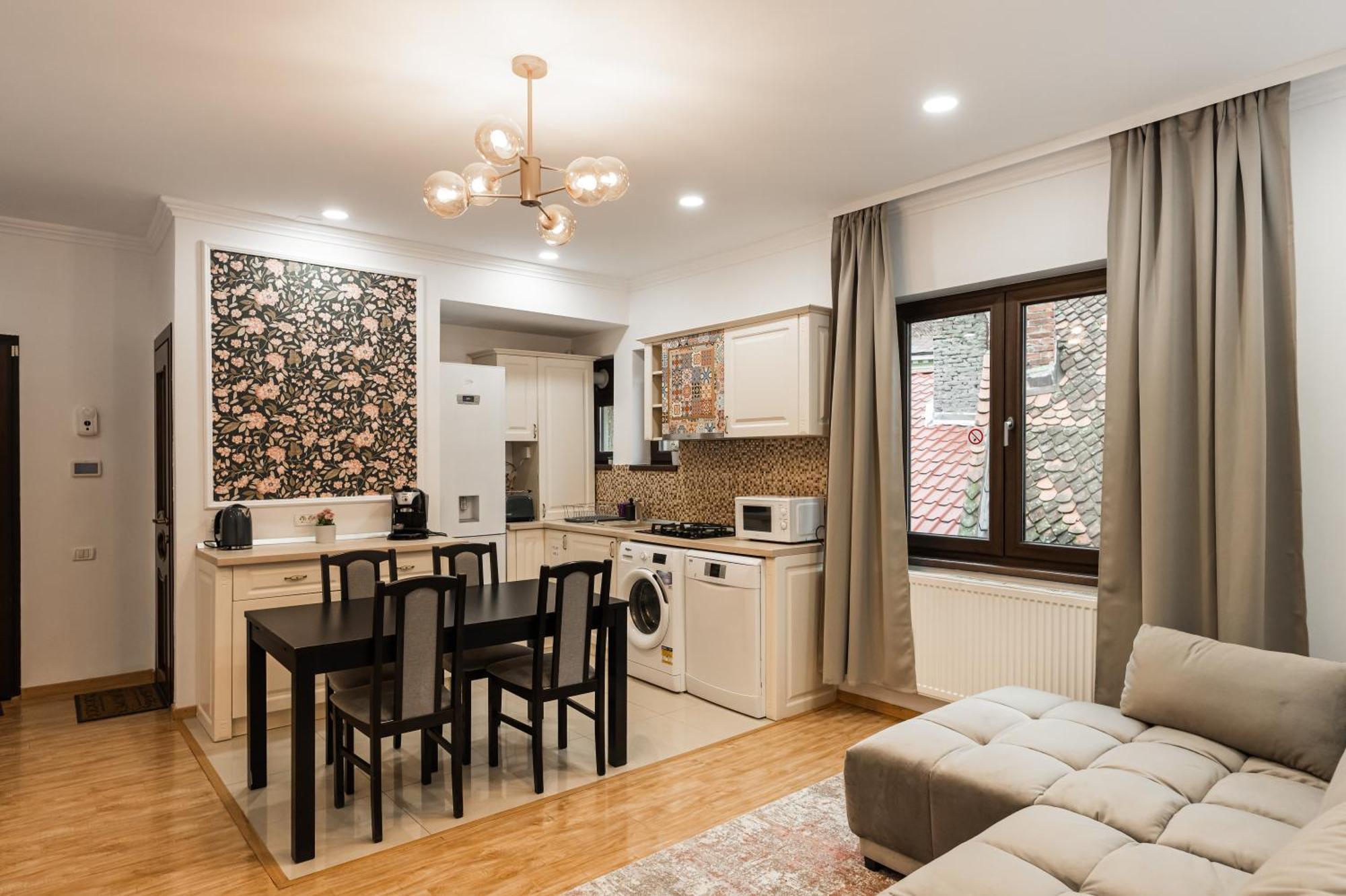 Apollonia Estate Old Town Big And Luxurious Appartement Braşov Buitenkant foto