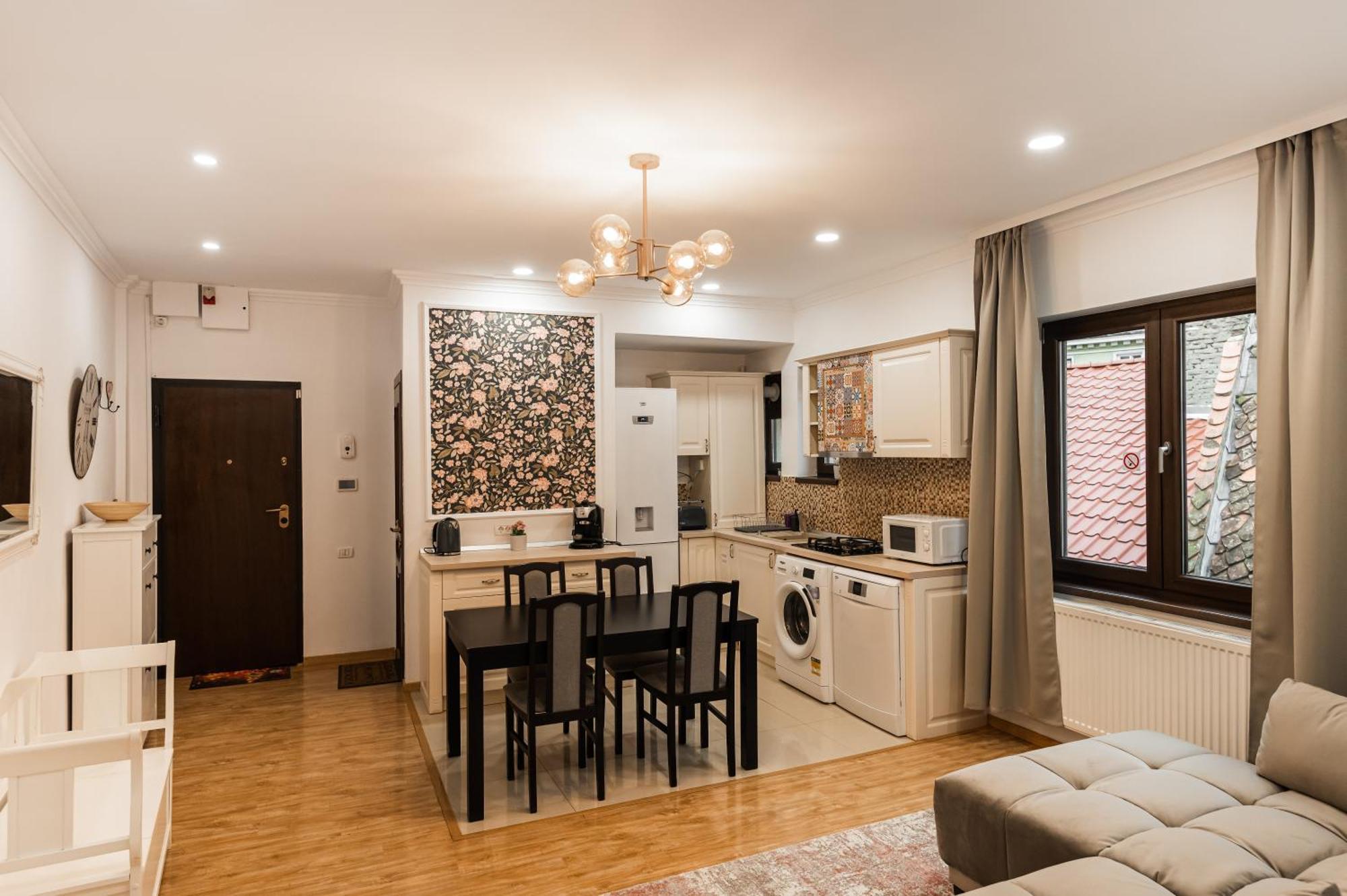 Apollonia Estate Old Town Big And Luxurious Appartement Braşov Buitenkant foto