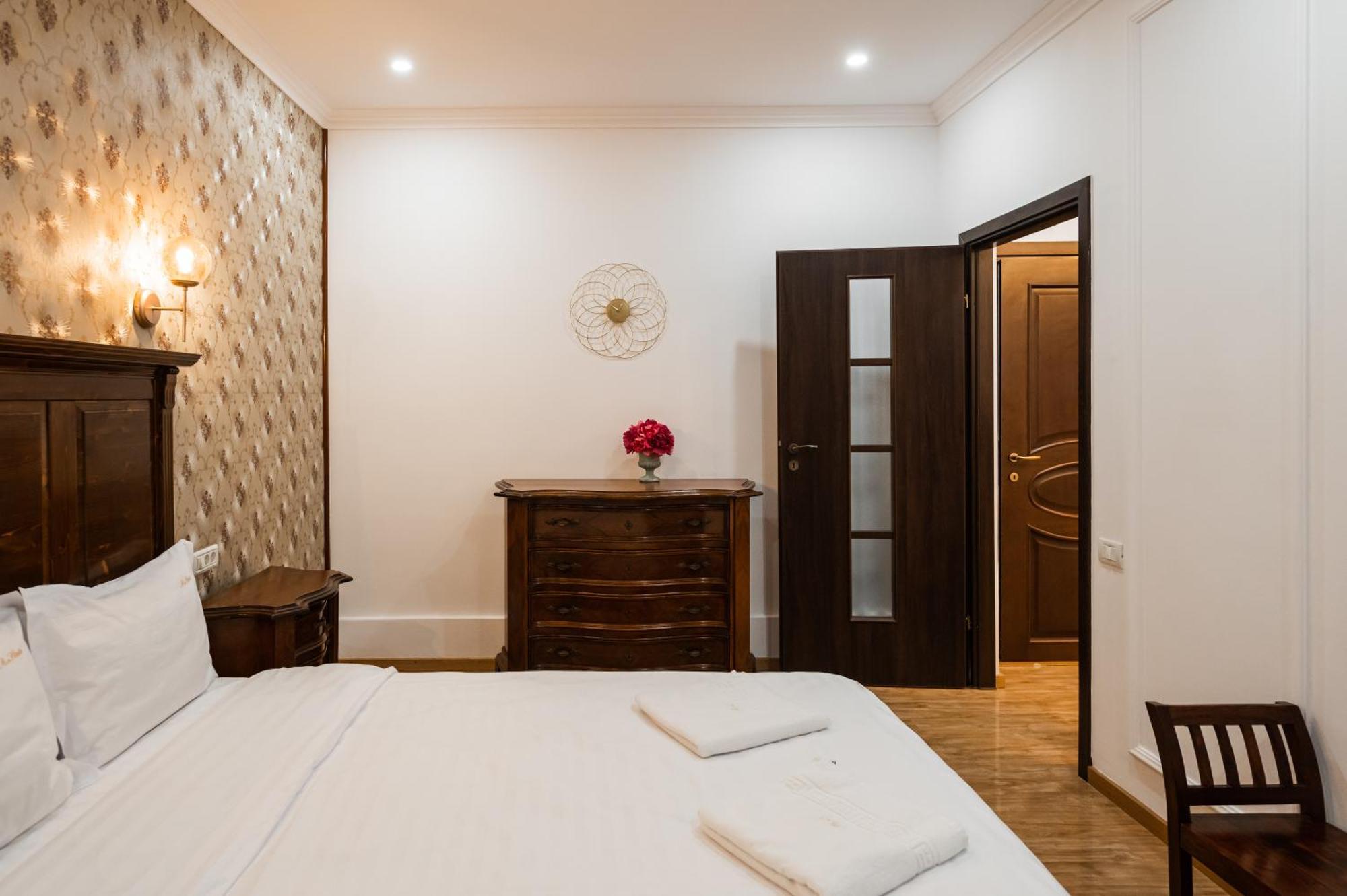 Apollonia Estate Old Town Big And Luxurious Appartement Braşov Buitenkant foto