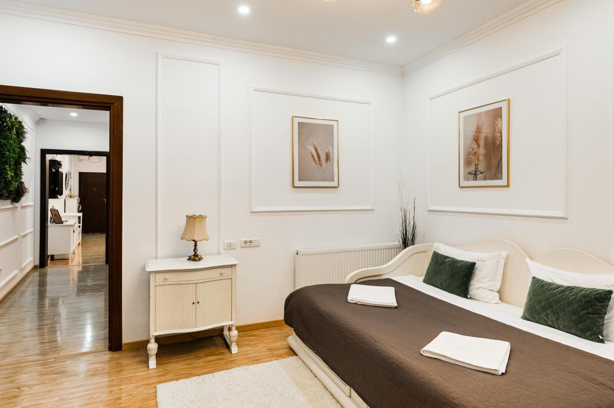 Apollonia Estate Old Town Big And Luxurious Appartement Braşov Buitenkant foto