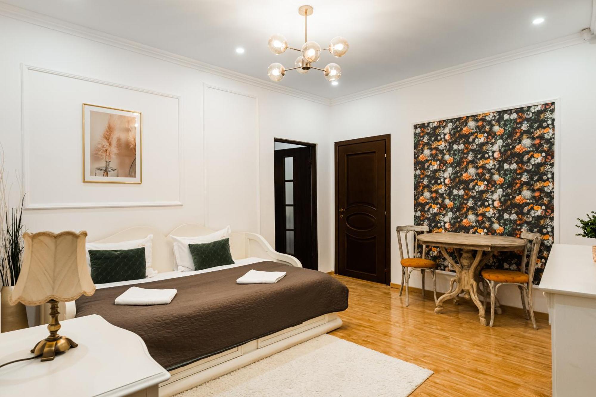 Apollonia Estate Old Town Big And Luxurious Appartement Braşov Buitenkant foto
